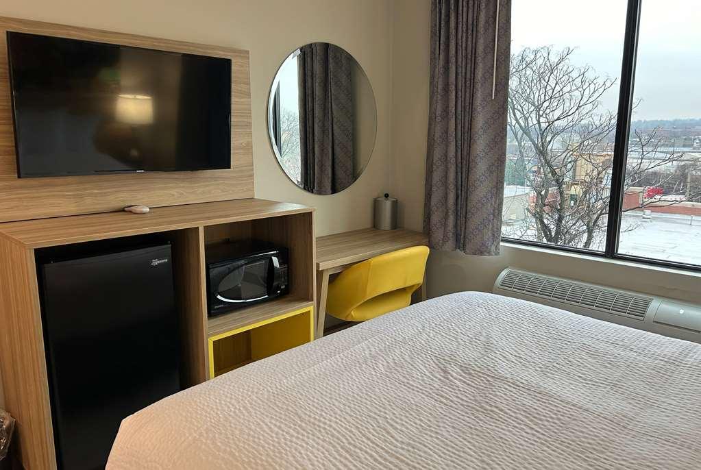 Days Inn By Wyndham Staten Island New York Room photo